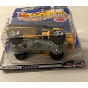 2000 Hot Wheels Oshkosh Snowplow Col. #233 (No Plow Blade Version)